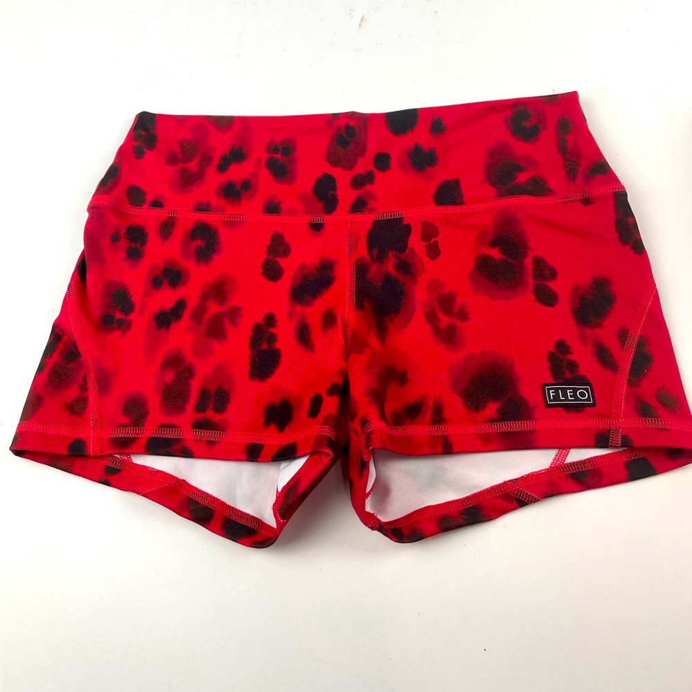 Fleo leopard blur Apex contour large